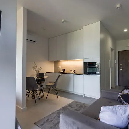 Central House Apartment