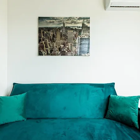 Central House Apartment