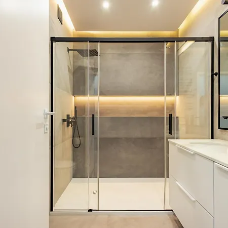Central House Apartment